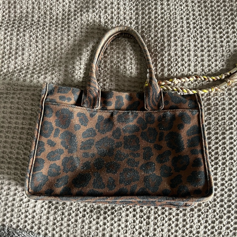 Vince Camuto Orla canvas tote in leopard